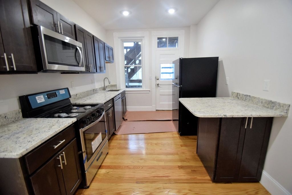 31 Harvard St. 2, Brookline, MA 02445