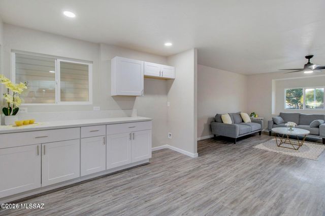 8202 E Kenyon Drive, Tucson, AZ 85710