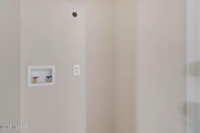 8202 E Kenyon Drive, Tucson, AZ 85710