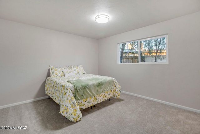 8202 E Kenyon Drive, Tucson, AZ 85710