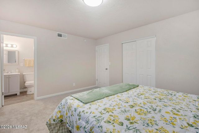 8202 E Kenyon Drive, Tucson, AZ 85710
