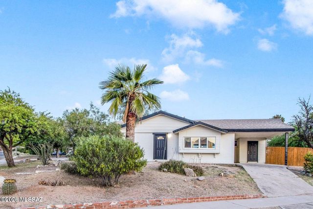 8202 E Kenyon Drive, Tucson, AZ 85710