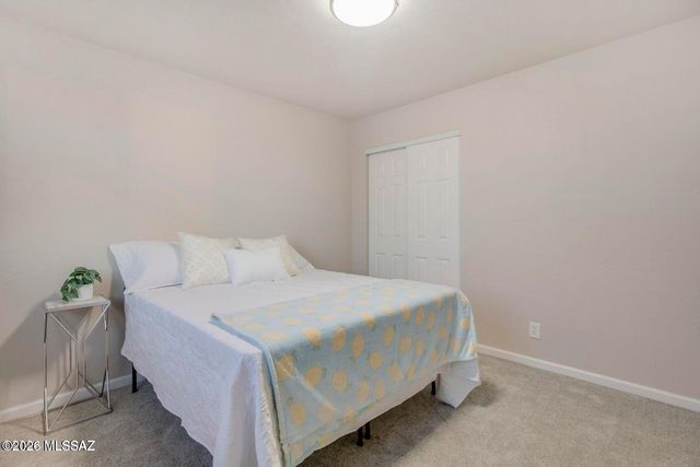8202 E Kenyon Drive, Tucson, AZ 85710