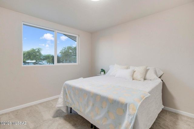 8202 E Kenyon Drive, Tucson, AZ 85710