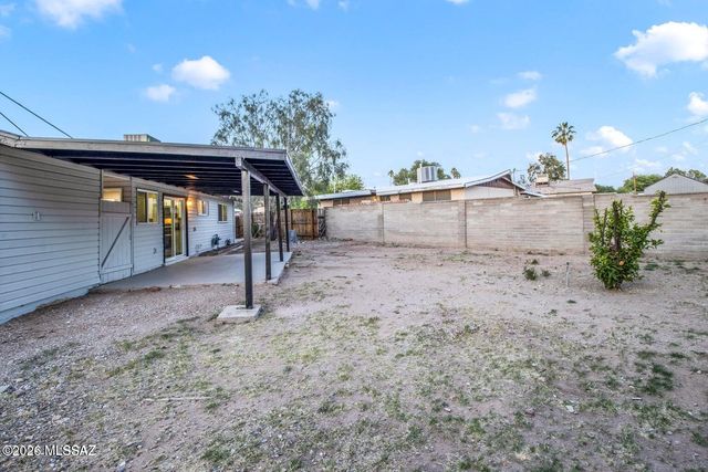 8202 E Kenyon Drive, Tucson, AZ 85710