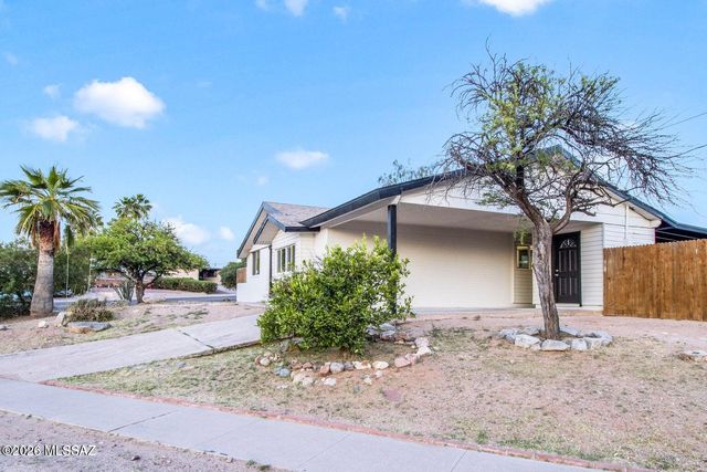8202 E Kenyon Drive, Tucson, AZ 85710