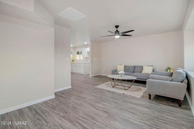 8202 E Kenyon Drive, Tucson, AZ 85710