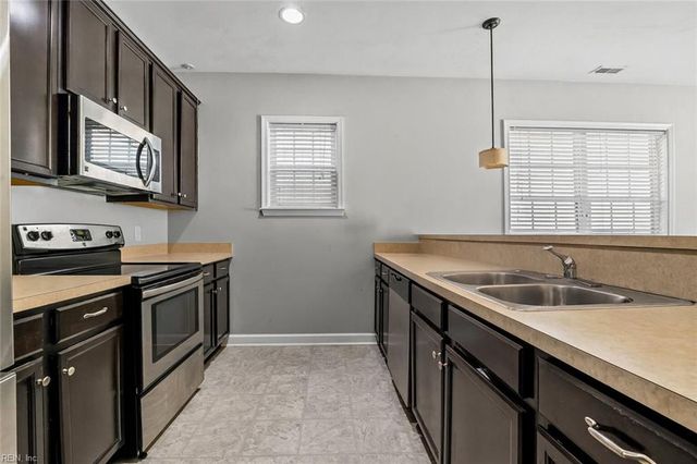 1024 Middle ST, Chesapeake, VA 23324