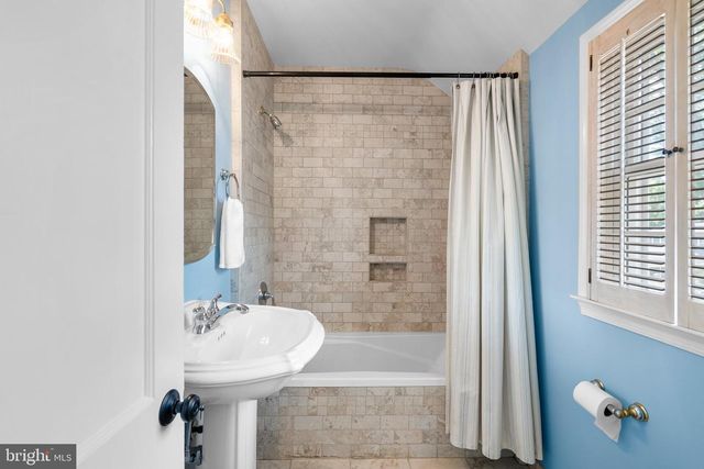 9714 NASSAU LN, Silver Spring, MD 20901