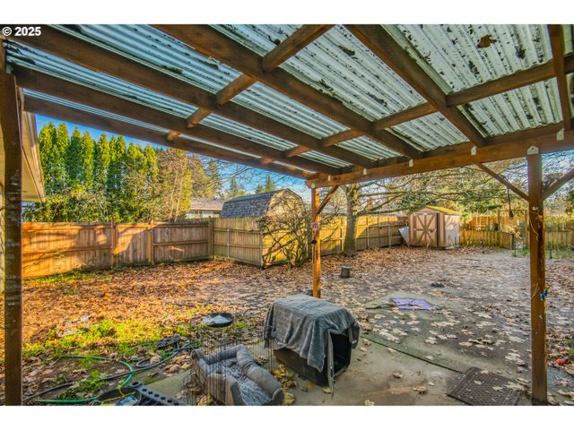 12720 Se ALDER St, Portland, OR 97233