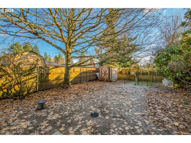 12720 Se ALDER St, Portland, OR 97233