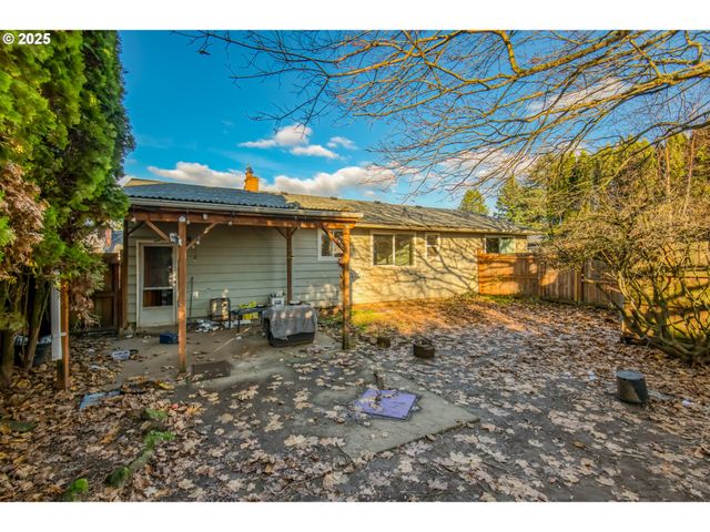 12720 Se ALDER St, Portland, OR 97233