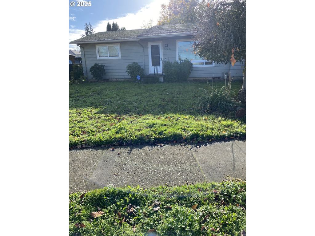 12720 Se ALDER St, Portland, OR 97233