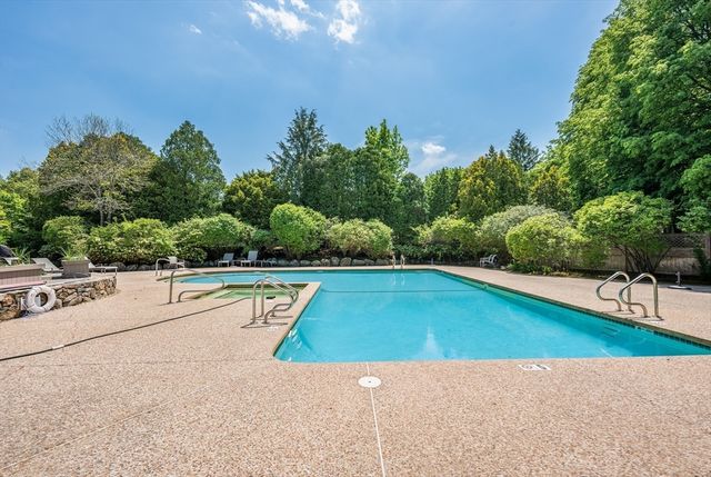 439 Dedham St C, Newton, MA 02459