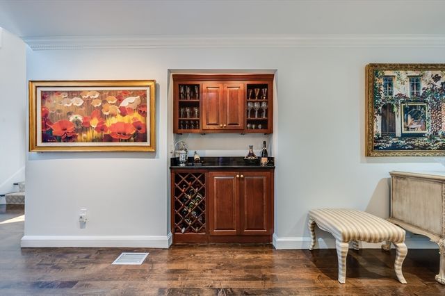 439 Dedham St C, Newton, MA 02459
