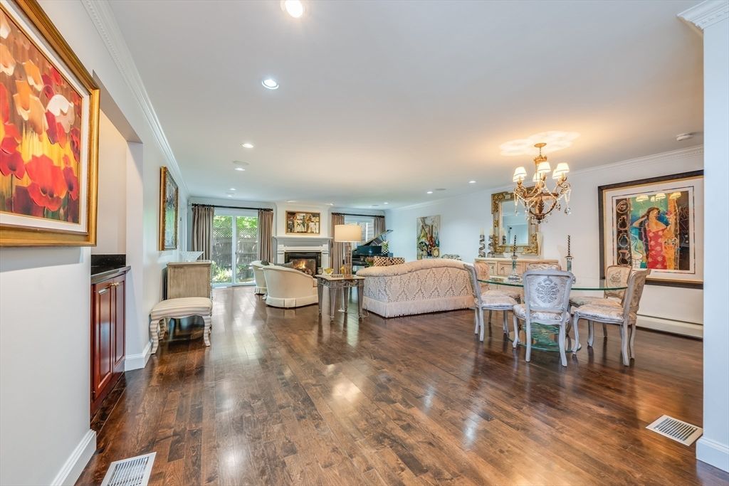 439 Dedham St C, Newton, MA 02459