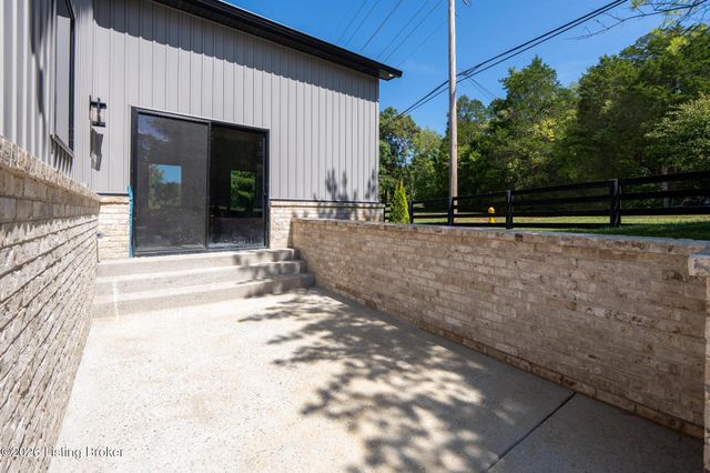 16712 Taddington Pl, Louisville, KY 40245