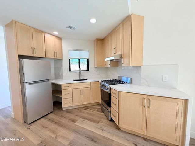 4245 Juneau Circle C, Simi Valley, CA 93063