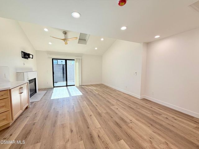 4245 Juneau Circle C, Simi Valley, CA 93063