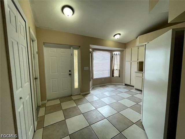 908 Cape Coral PKY W 908, Cape Coral, FL 33914