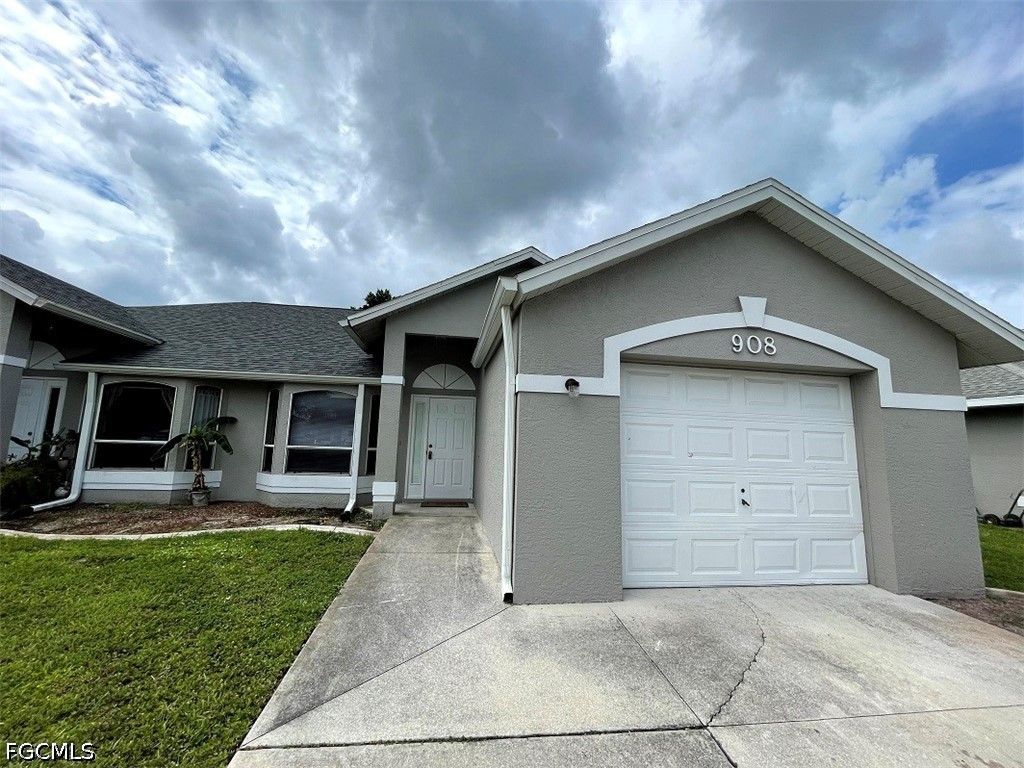 908 Cape Coral PKY W 908, Cape Coral, FL 33914