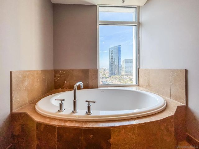 1262 Kettner 1504, San Diego, CA 92101