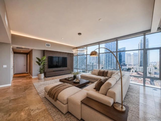 1262 Kettner 1504, San Diego, CA 92101