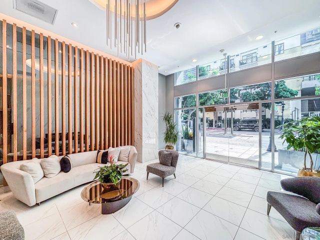 1262 Kettner 1504, San Diego, CA 92101