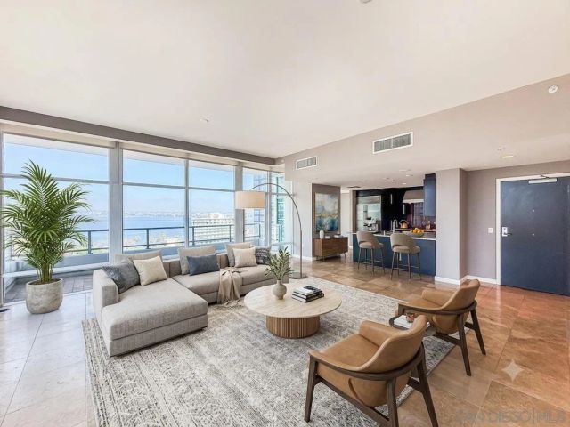 1262 Kettner 1504, San Diego, CA 92101