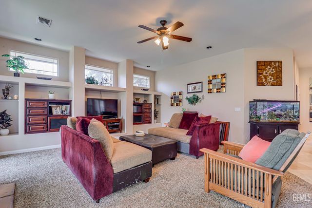 12800 Dove Creek Drive, Bakersfield, CA 93312