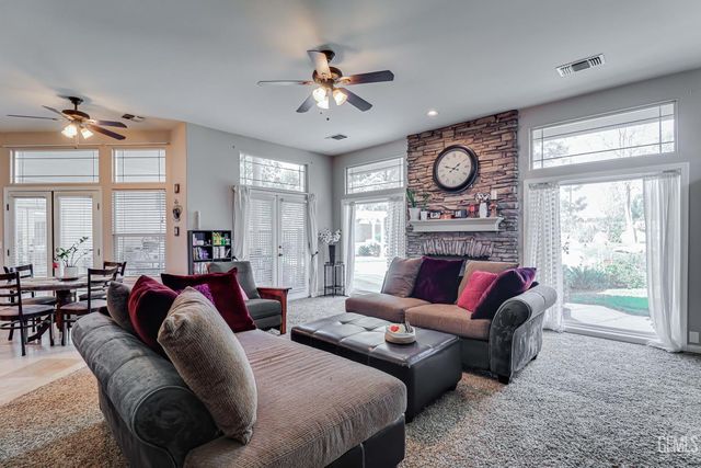 12800 Dove Creek Drive, Bakersfield, CA 93312