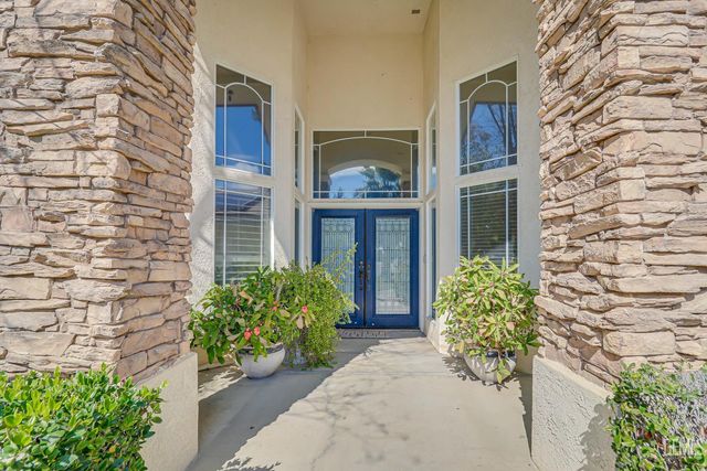 12800 Dove Creek Drive, Bakersfield, CA 93312
