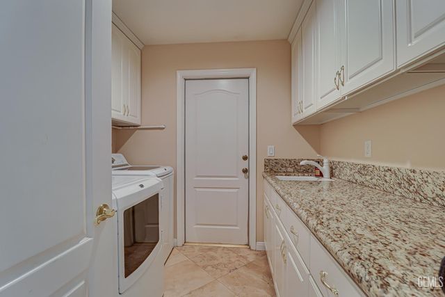 12800 Dove Creek Drive, Bakersfield, CA 93312