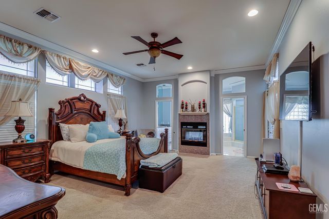 12800 Dove Creek Drive, Bakersfield, CA 93312