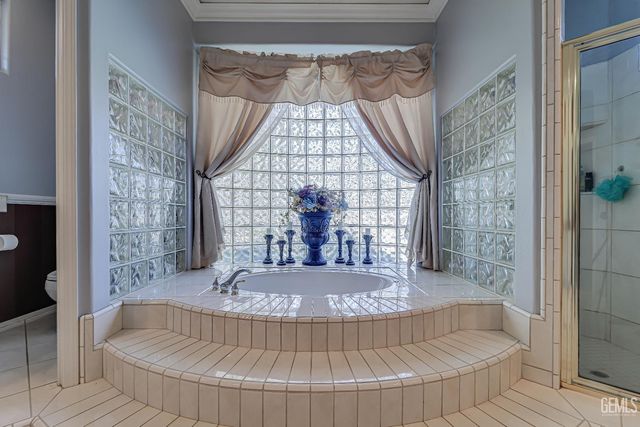 12800 Dove Creek Drive, Bakersfield, CA 93312