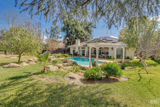 12800 Dove Creek Drive, Bakersfield, CA 93312