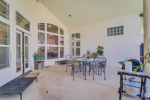 12800 Dove Creek Drive, Bakersfield, CA 93312