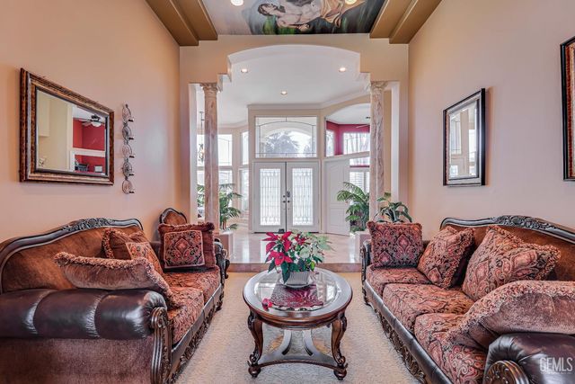 12800 Dove Creek Drive, Bakersfield, CA 93312