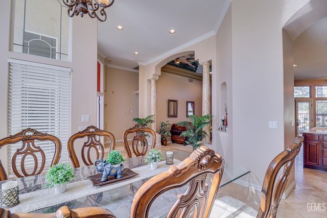 12800 Dove Creek Drive, Bakersfield, CA 93312