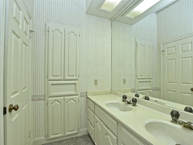 10215 River Plantation DR B, Austin, TX 78747