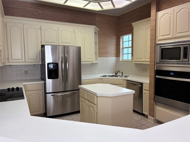 10215 River Plantation DR B, Austin, TX 78747
