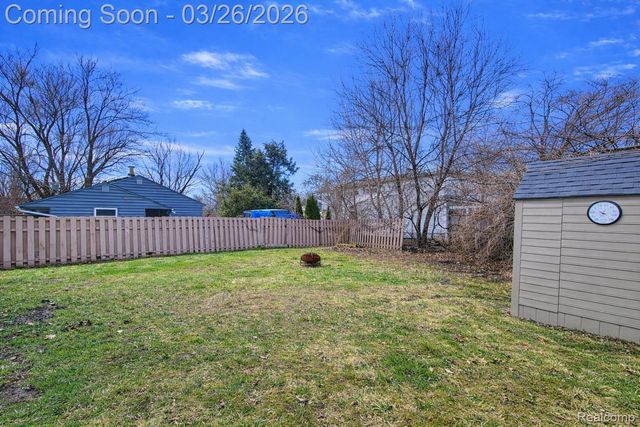 32516 Newaygo Street, Westland, MI 48186