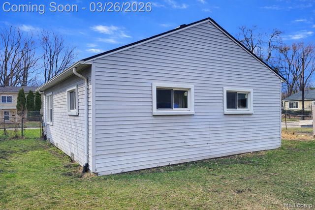 32516 Newaygo Street, Westland, MI 48186