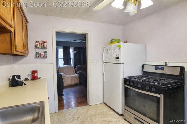 32516 Newaygo Street, Westland, MI 48186