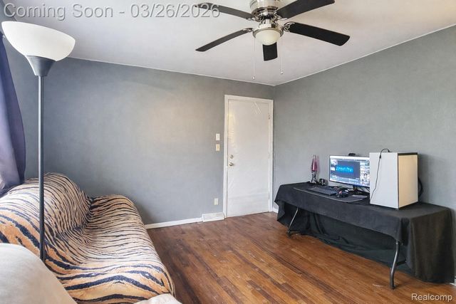 32516 Newaygo Street, Westland, MI 48186