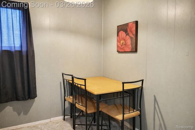 32516 Newaygo Street, Westland, MI 48186