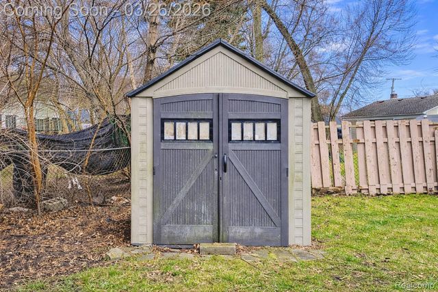 32516 Newaygo Street, Westland, MI 48186