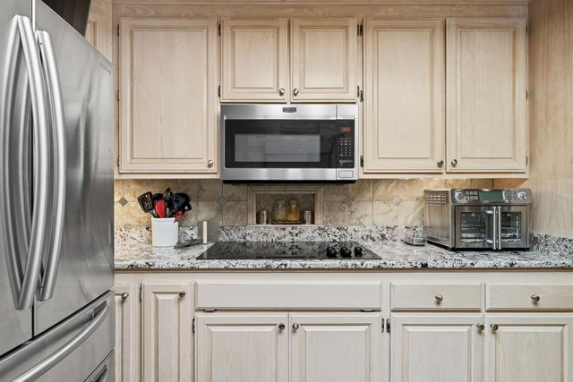 20260 River Valley Drive, Anderson, CA 96007