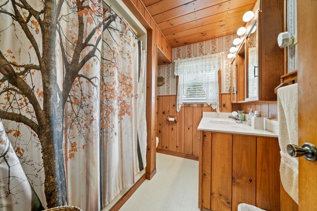 20260 River Valley Drive, Anderson, CA 96007