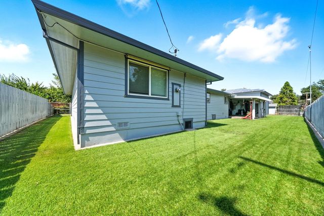 20260 River Valley Drive, Anderson, CA 96007